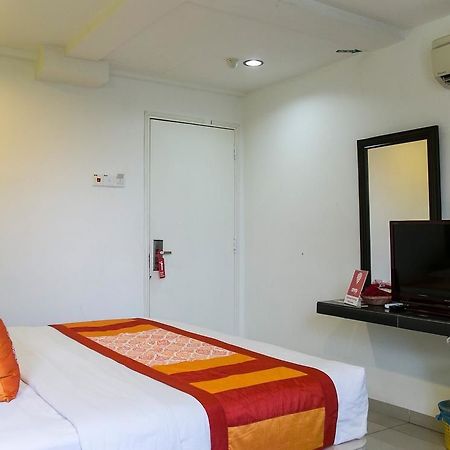 Oyo Rooms Melaka Raya Exterior photo